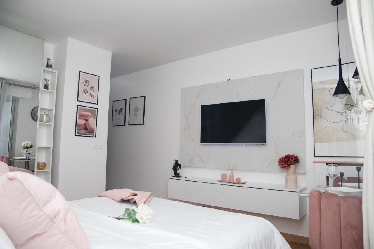 Paris' Premium Romantic Studio Екстериор снимка